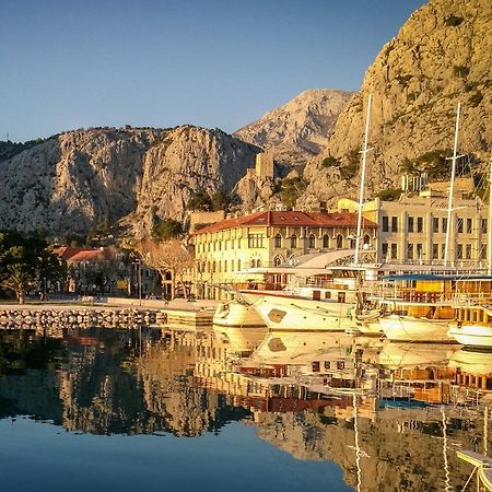 Lighthouse Central Apartments Omiš Exteriér fotografie