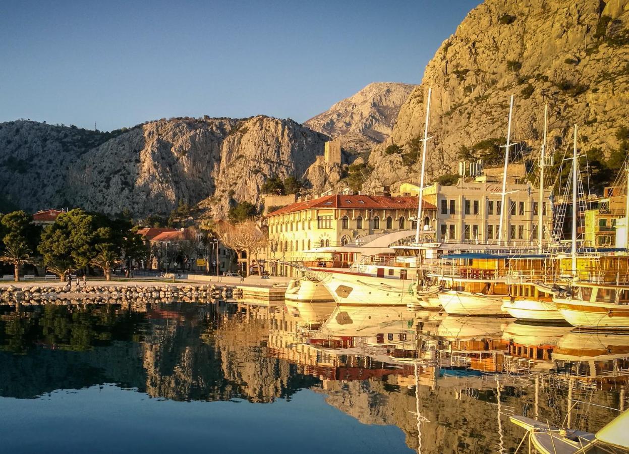 Lighthouse Central Apartments Omiš Exteriér fotografie