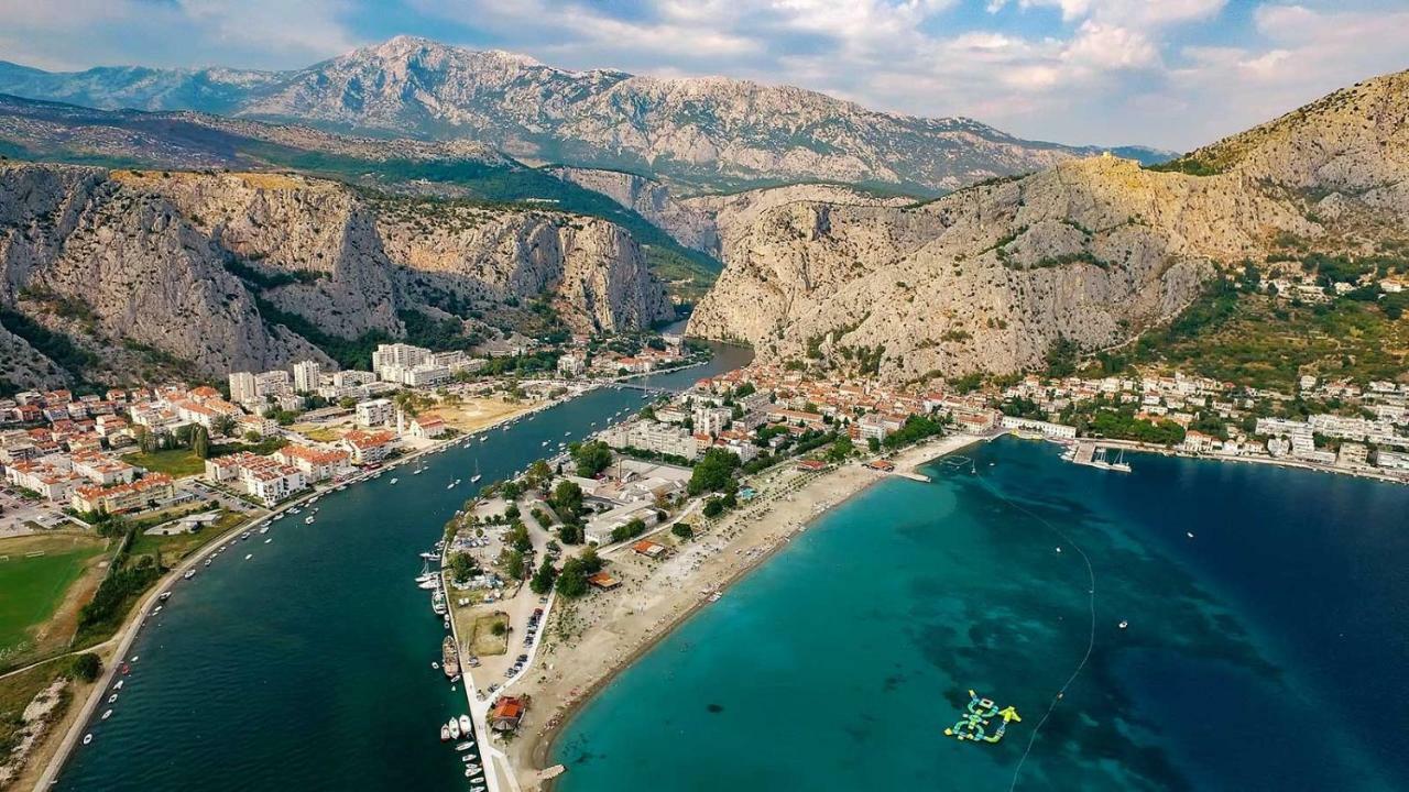Lighthouse Central Apartments Omiš Exteriér fotografie